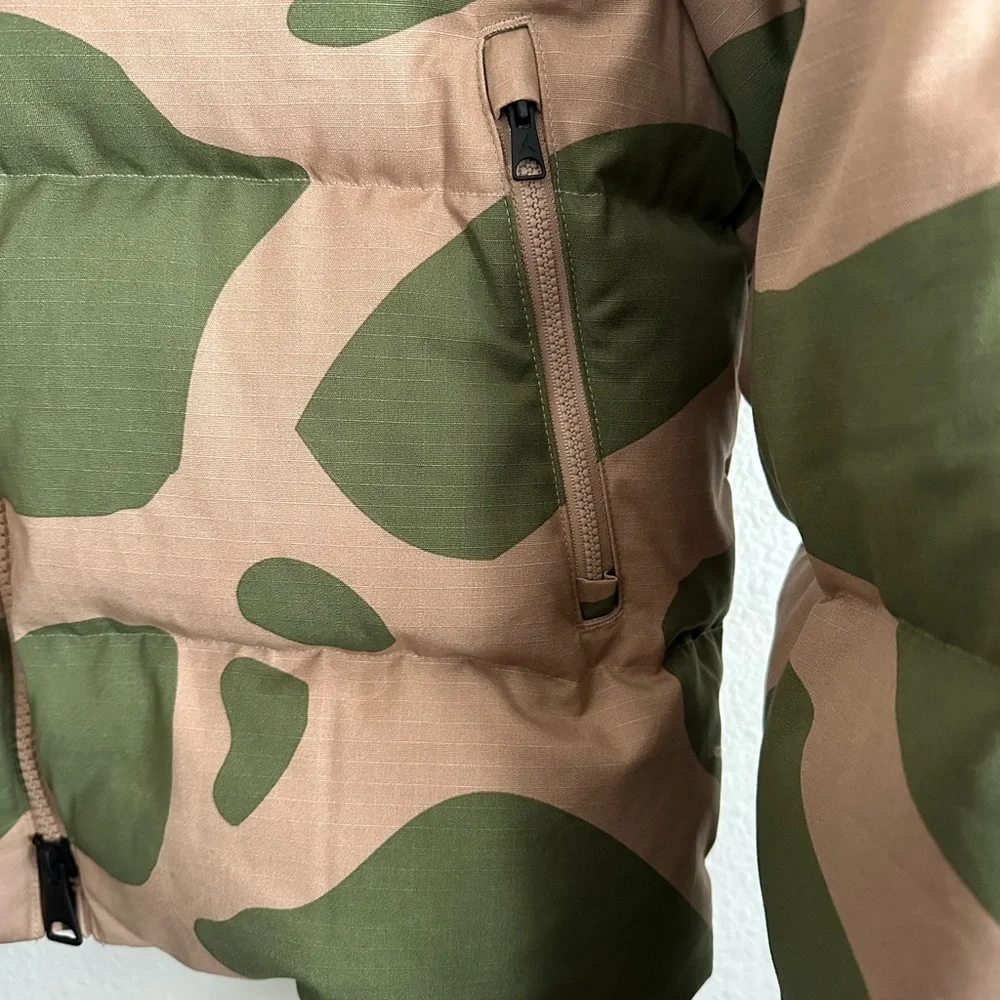 Nike Air Jordan Flight Camo Heritage Down Puffer Jacket FB6988-200 Size Medium